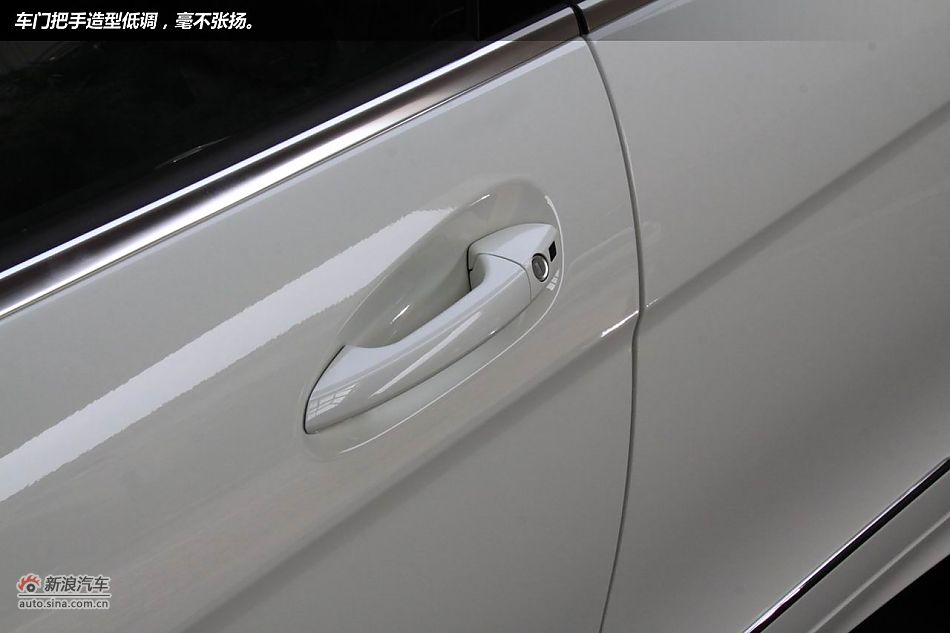 广州试驾奔驰新一代C级轿车