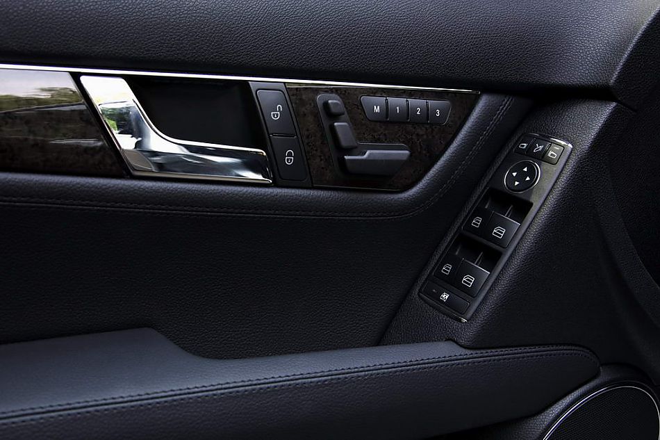 北京奔驰C级轿车内饰