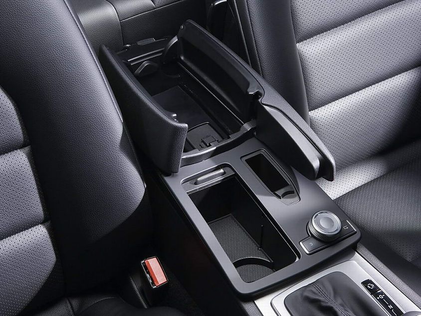 北京奔驰C级轿车内饰