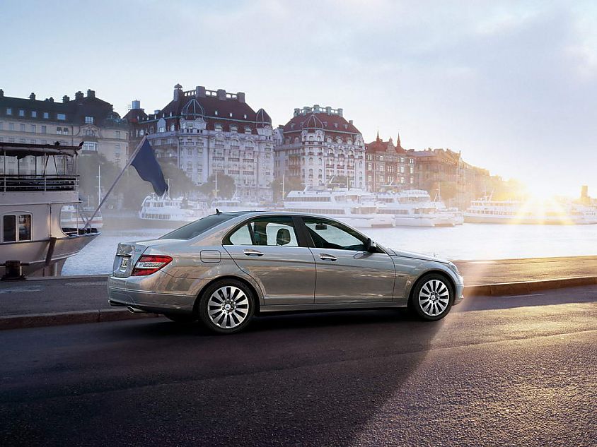 北京奔驰C200K标准型外观