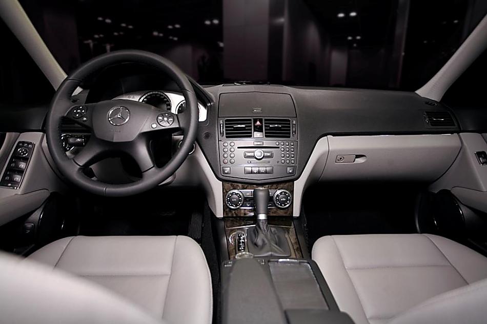 国产奔驰C级内饰