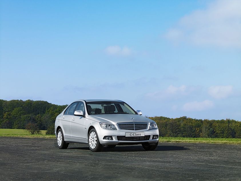 国产奔驰C级外观