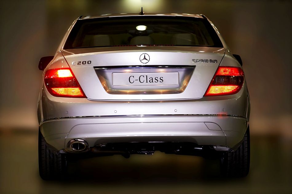 国产奔驰C级外观