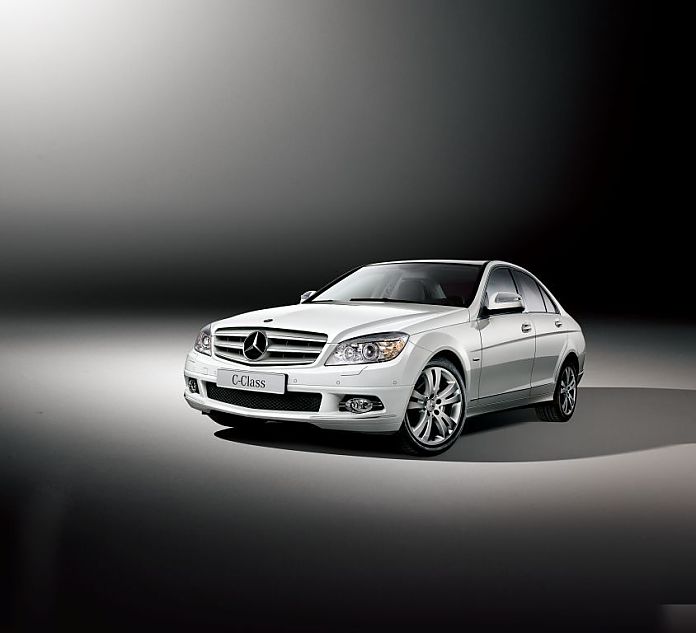 国产奔驰C级外观
