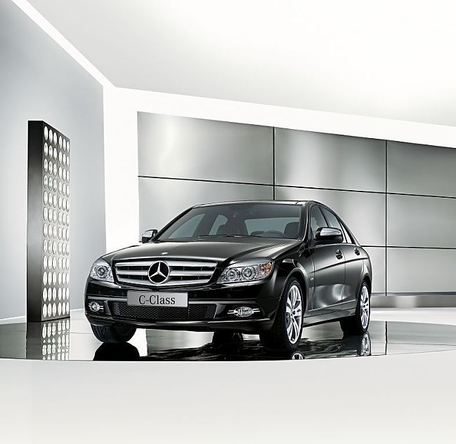 国产奔驰C级外观