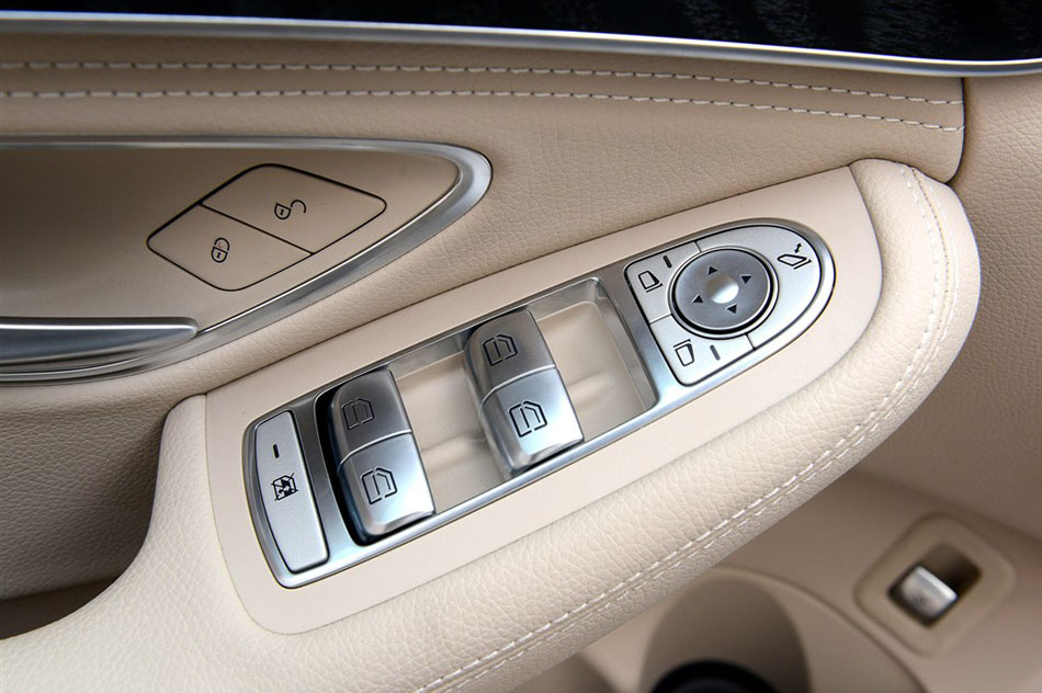 2015款 C 260 L 运动型 座椅空间