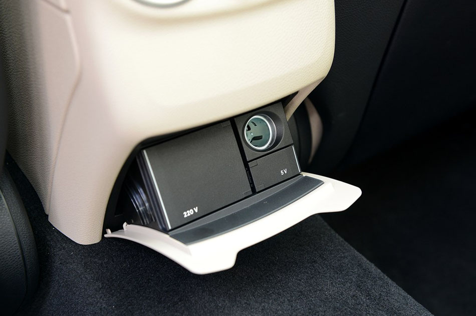 2015款 C 260 L 运动型 座椅空间