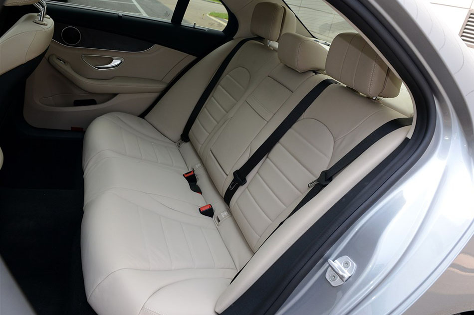 2015款 C 260 L 运动型 座椅空间