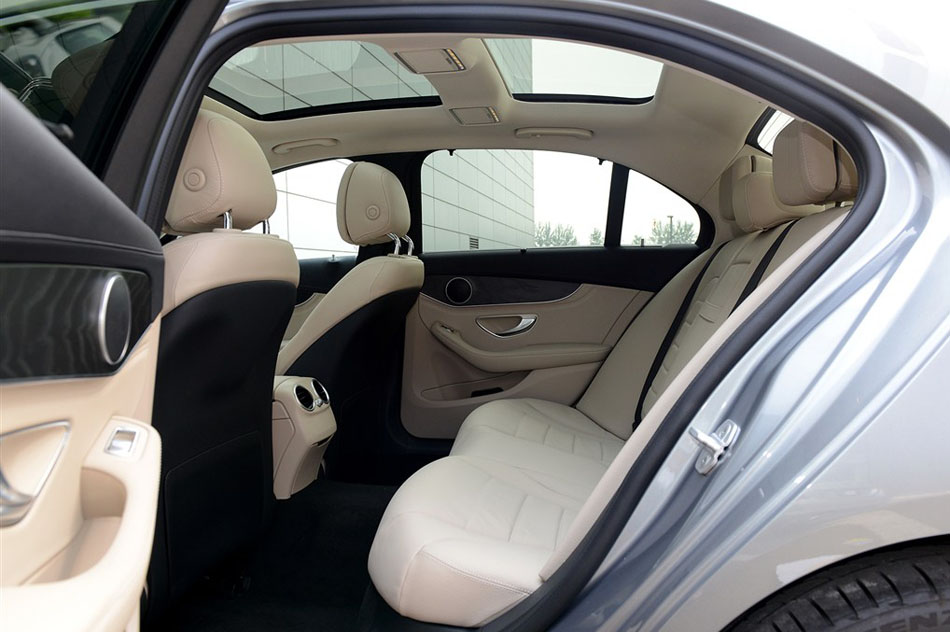 2015款 C 260 L 运动型 座椅空间
