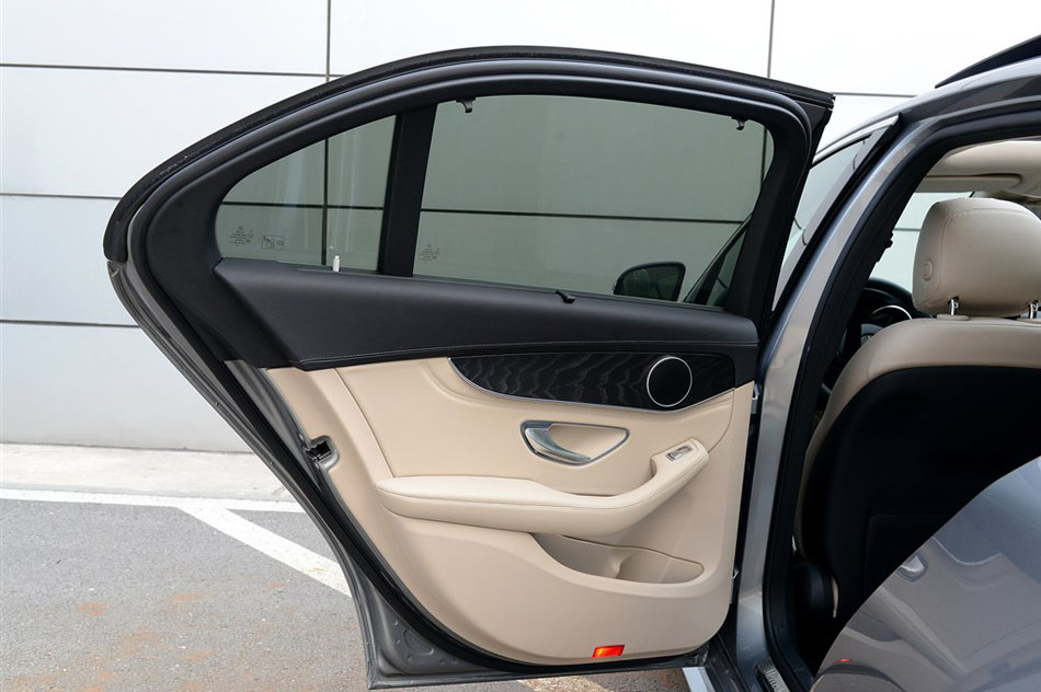 2015款 C 260 L 运动型 座椅空间