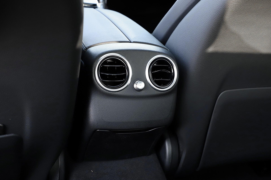 2018款 C 200 成就特别版 座椅空间