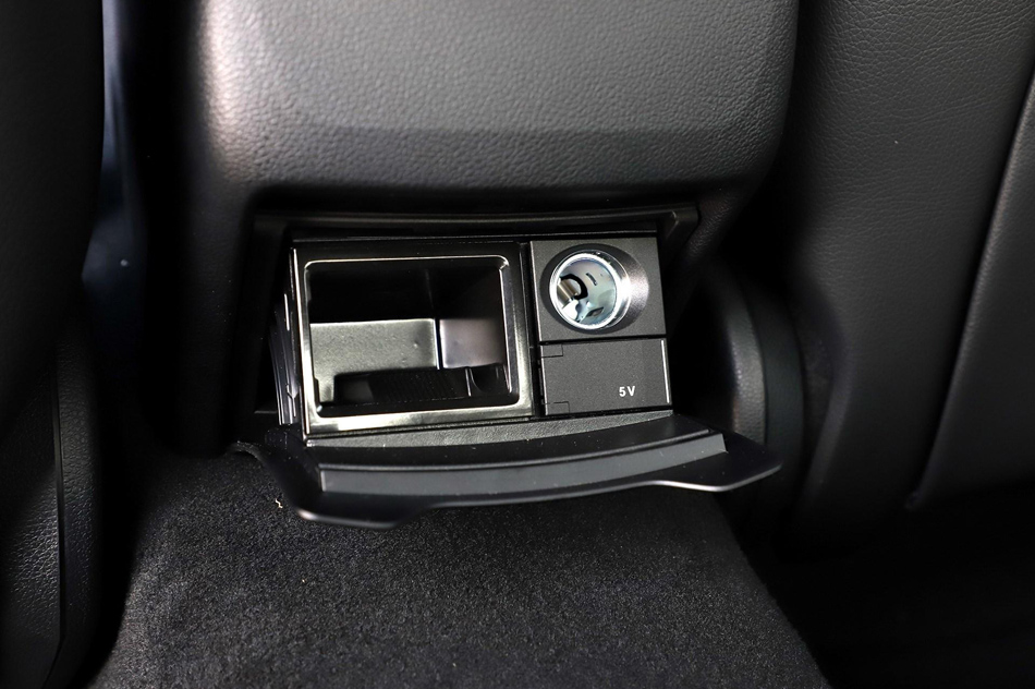 2018款 C 200 成就特别版 座椅空间