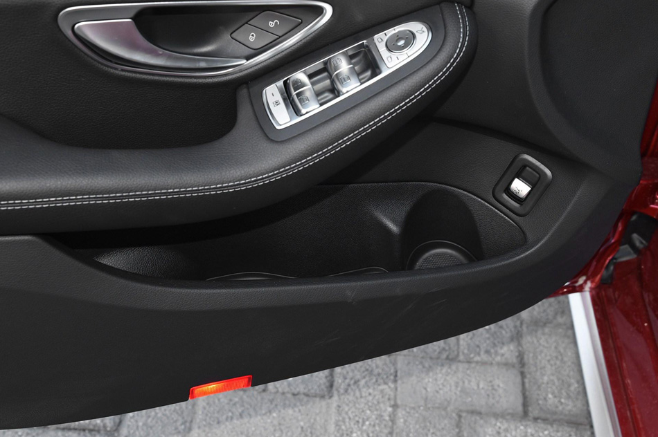 2019款 C 260 L 运动版 座椅空间