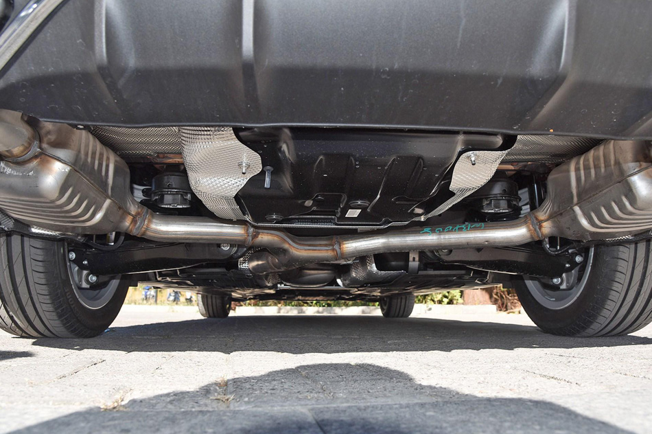 2019款 C 260 L 运动版 引擎底盘