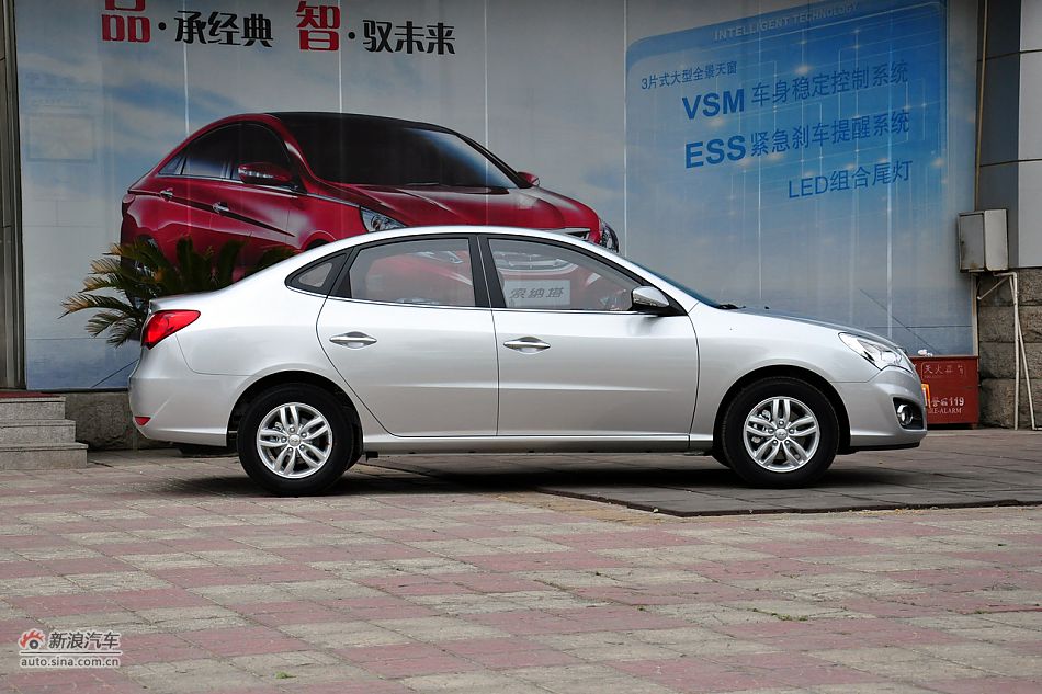 2011款悦动高清到店实拍