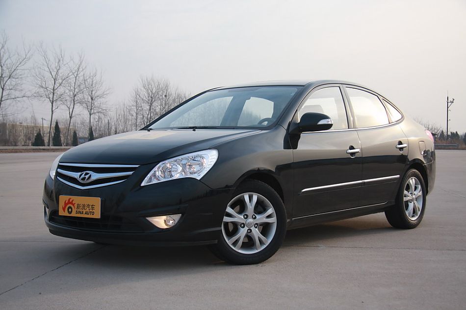 伊兰特悦动实拍图外观