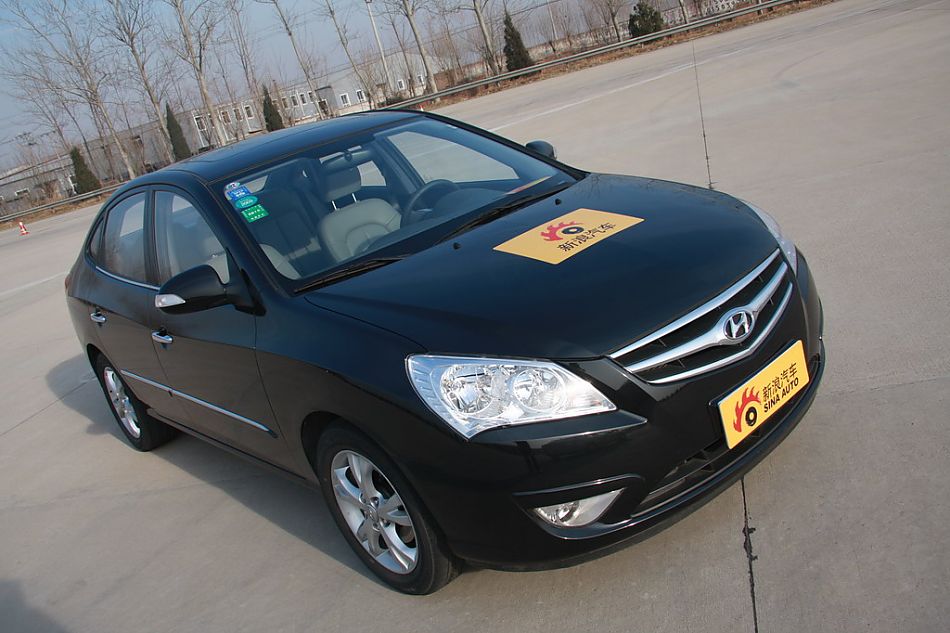 伊兰特悦动实拍图外观