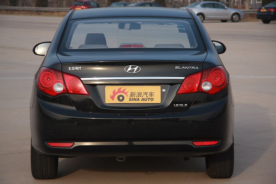 伊兰特悦动实拍图外观