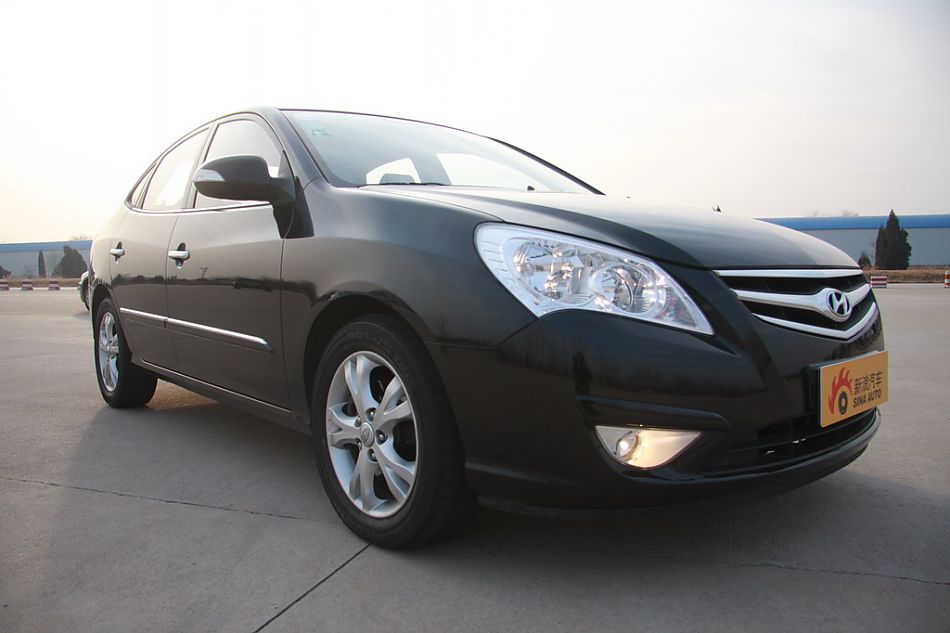 伊兰特悦动实拍图外观