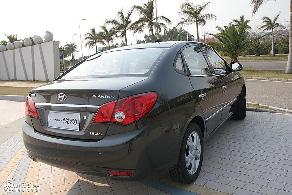 图为悦动外观及细节