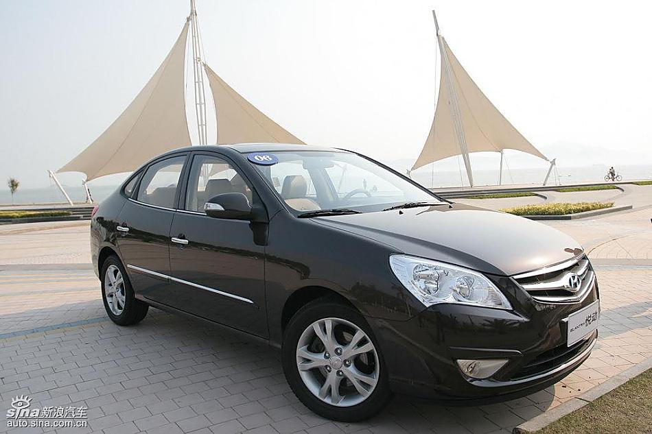 图为悦动外观及细节