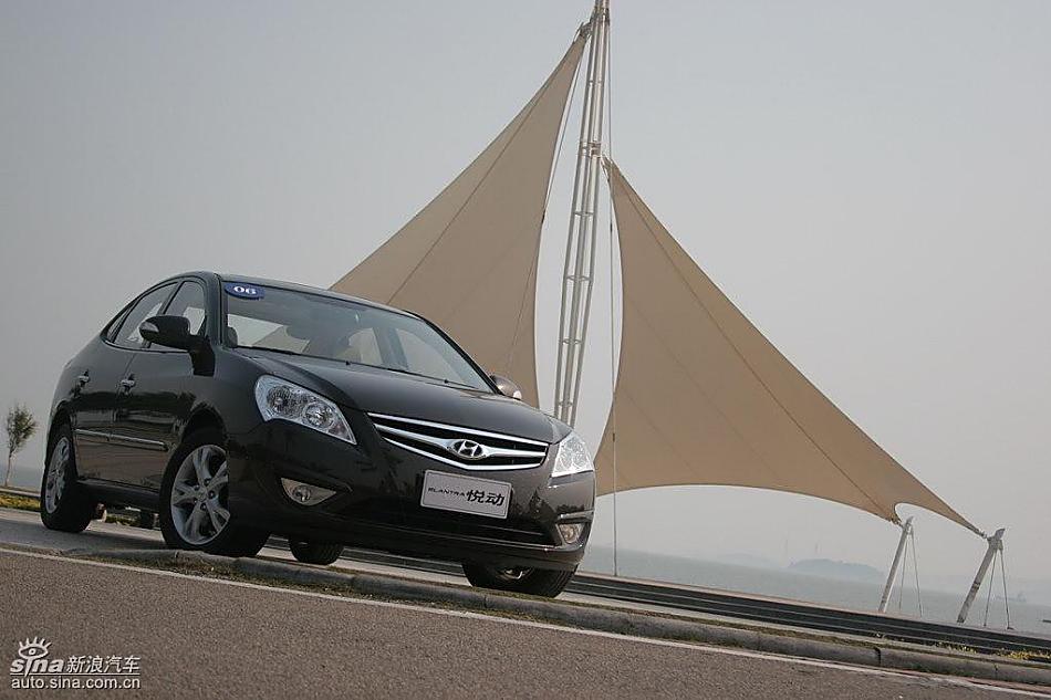 图为悦动外观及细节