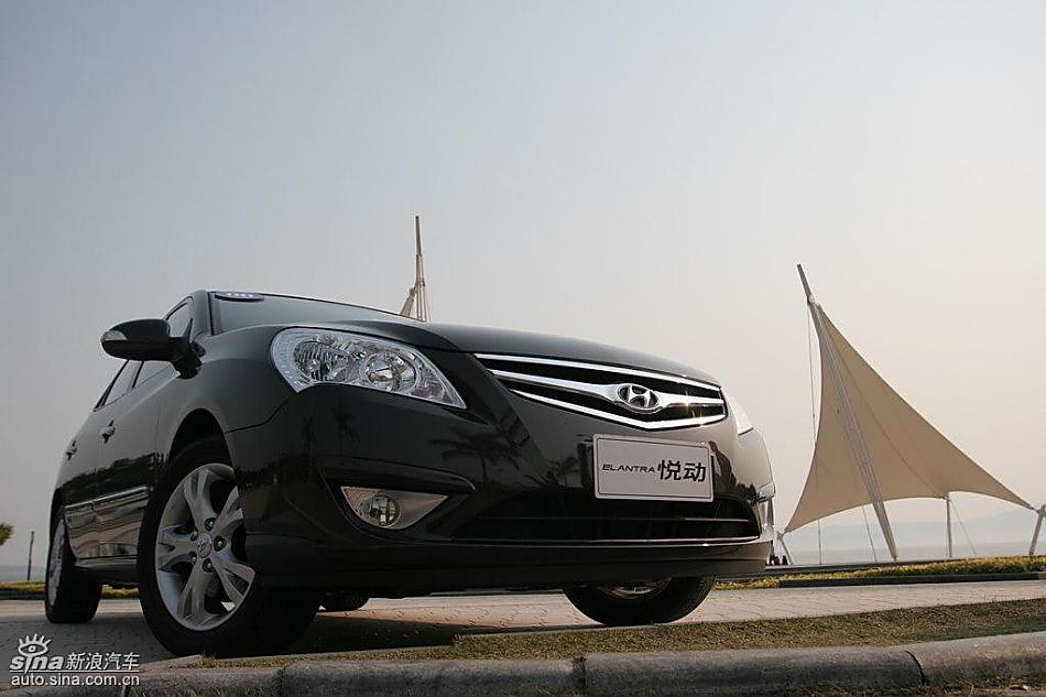 图为悦动外观及细节