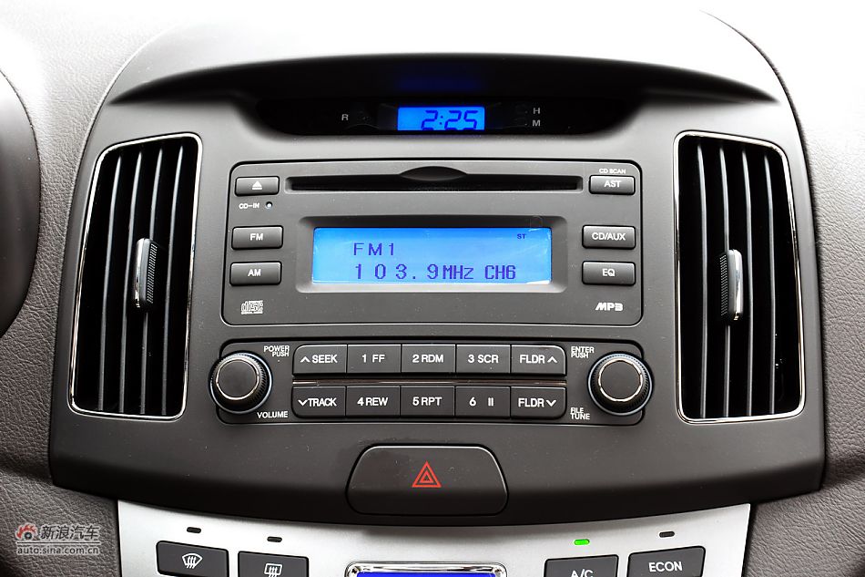 2011款悦动高清到店实拍