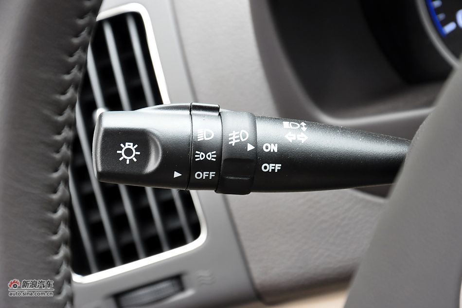 2011款悦动高清到店实拍