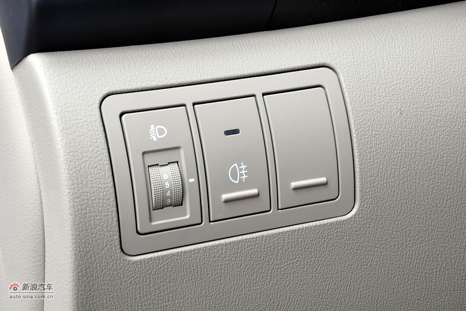 2011款悦动高清到店实拍