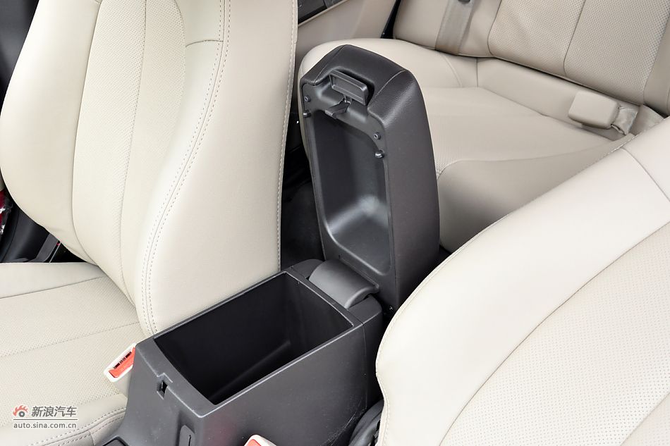 2011款悦动高清到店实拍