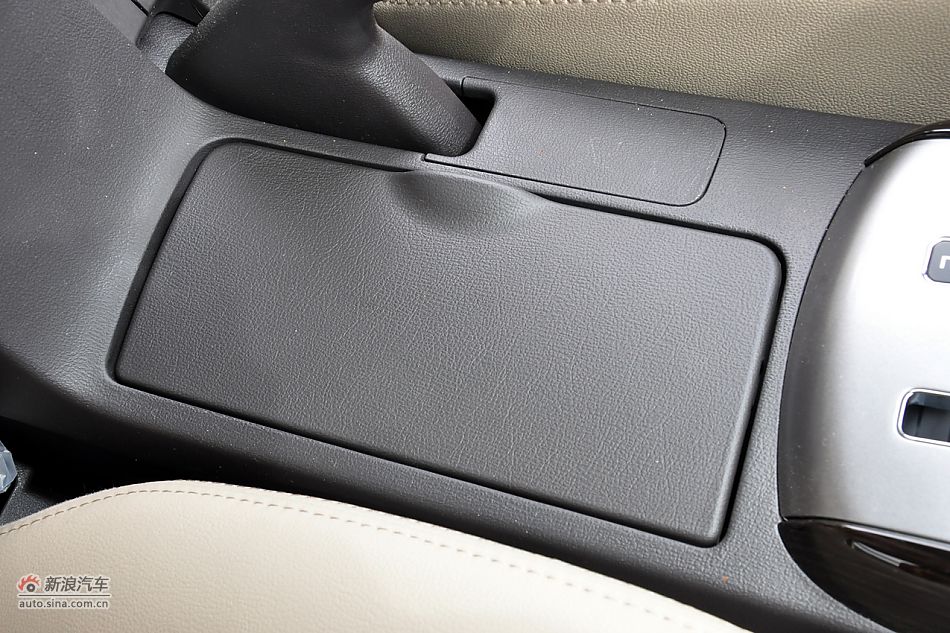 2011款悦动高清到店实拍