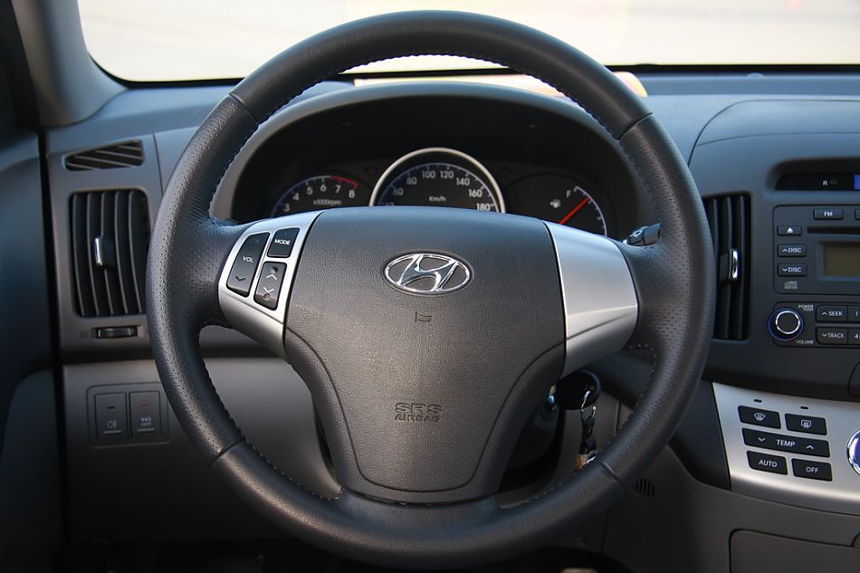 伊兰特悦动试车实拍图内饰