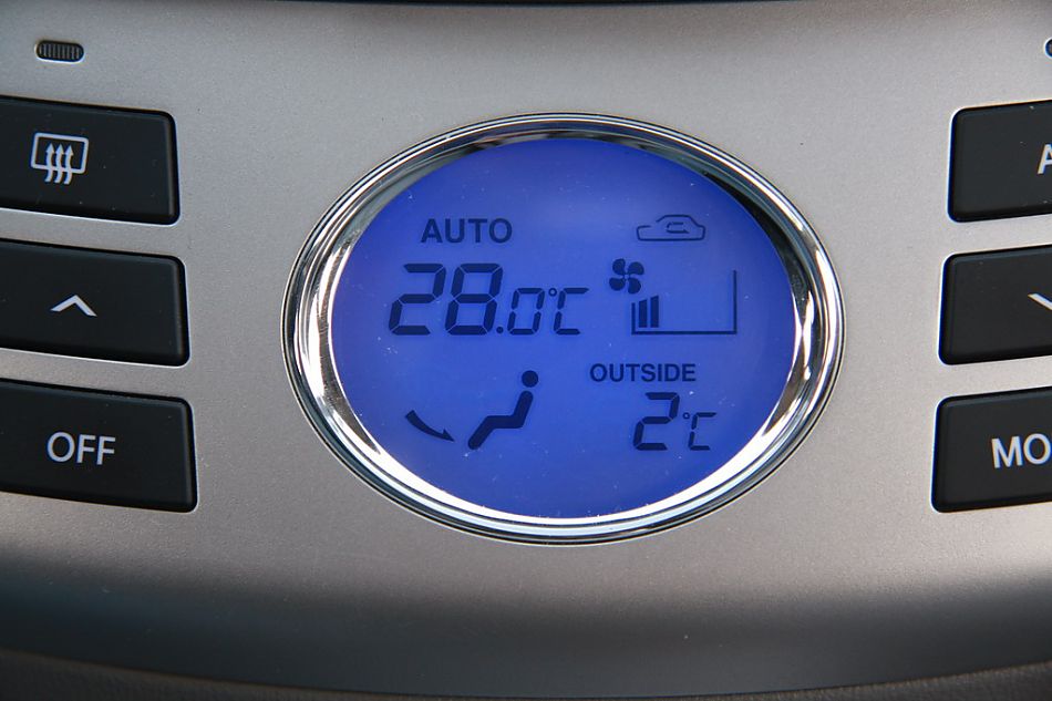 伊兰特悦动试车实拍图内饰