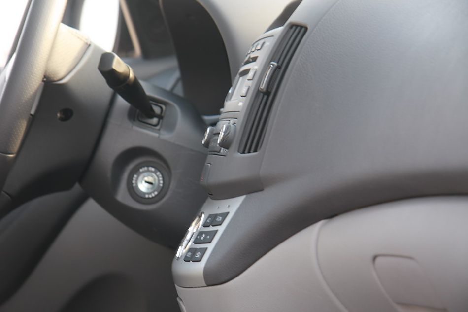 伊兰特悦动试车实拍图内饰