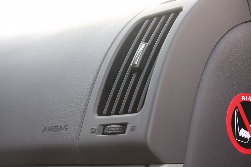 伊兰特悦动试车实拍图内饰