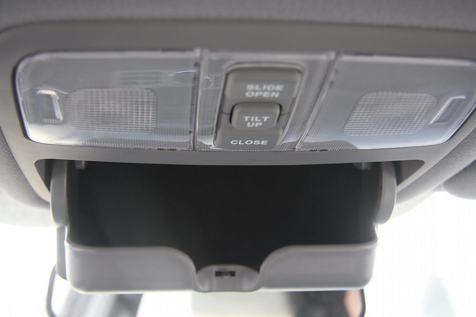 伊兰特悦动试车实拍图内饰