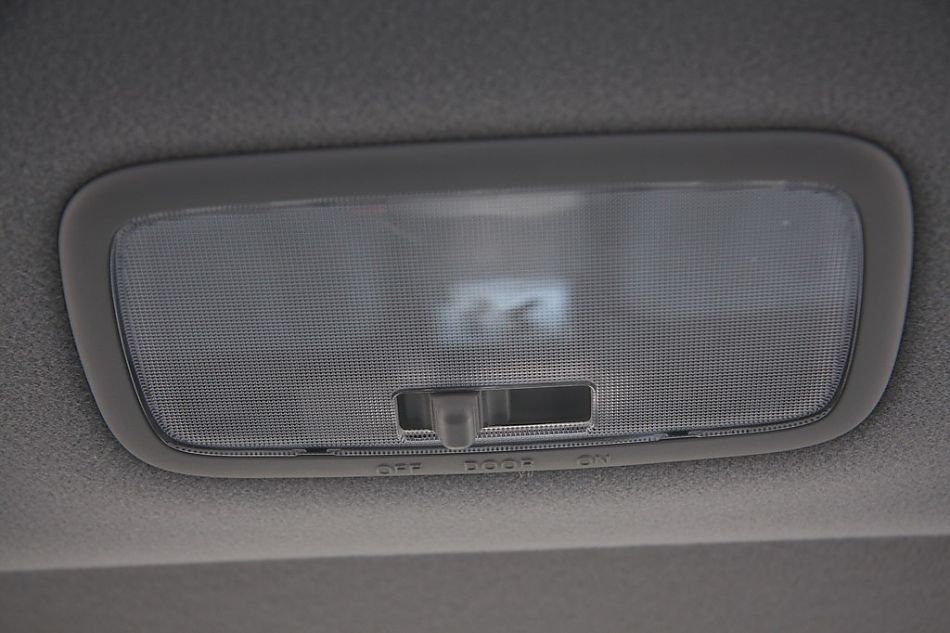 伊兰特悦动试车实拍图内饰