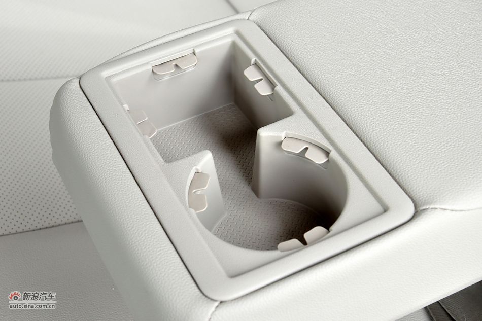 2011款悦动高清到店实拍