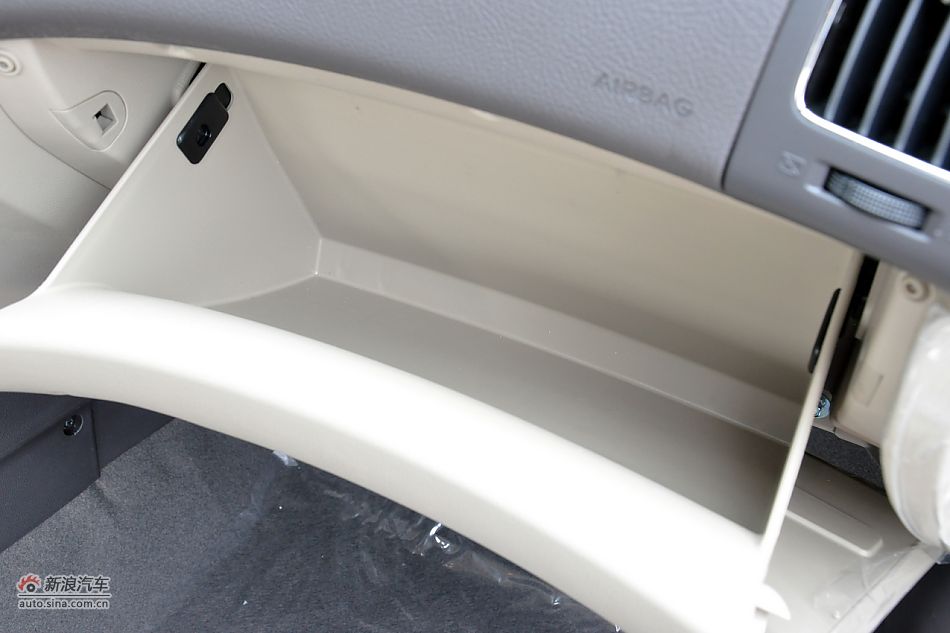 2011款悦动高清到店实拍