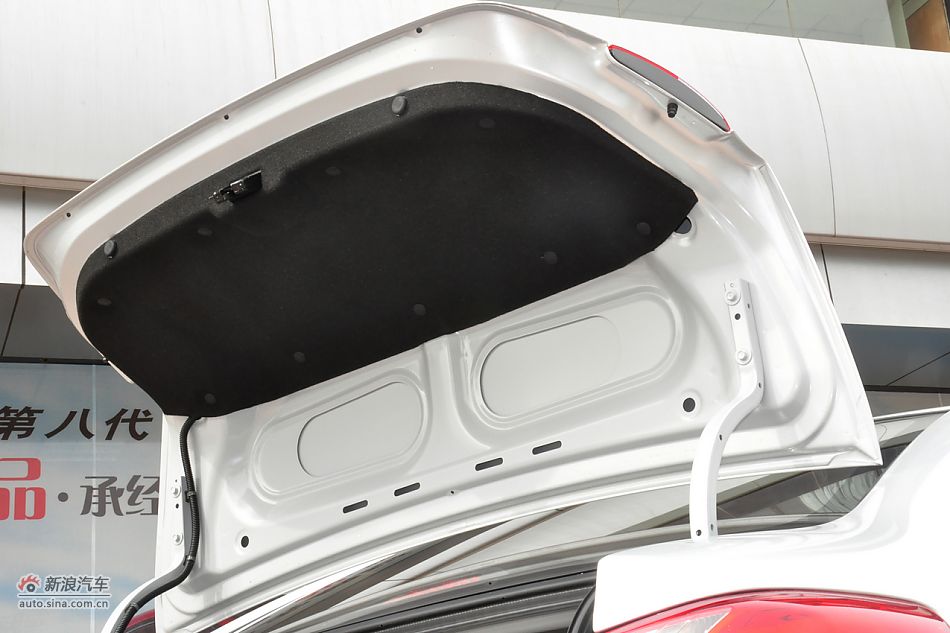 2011款悦动高清到店实拍