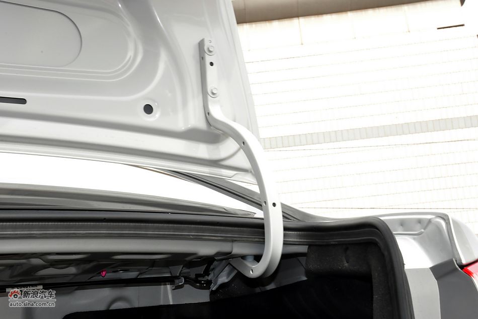 2011款悦动高清到店实拍