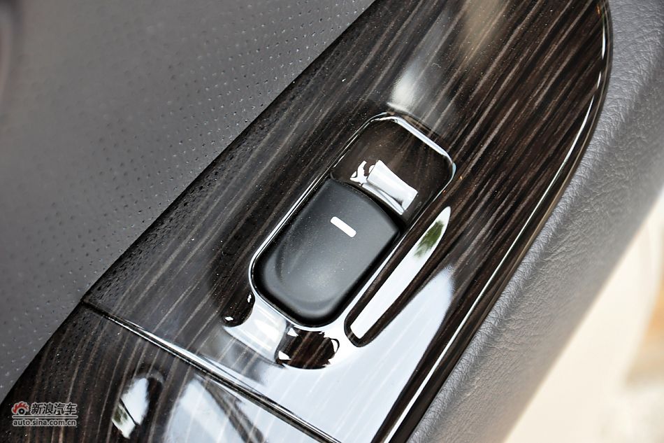 2011款悦动高清到店实拍