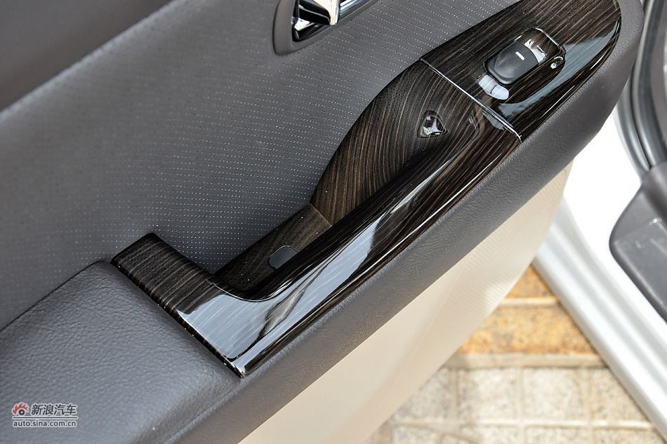 2011款悦动高清到店实拍