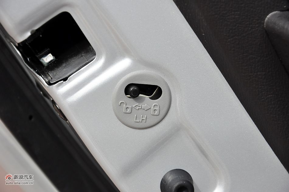 2011款悦动高清到店实拍