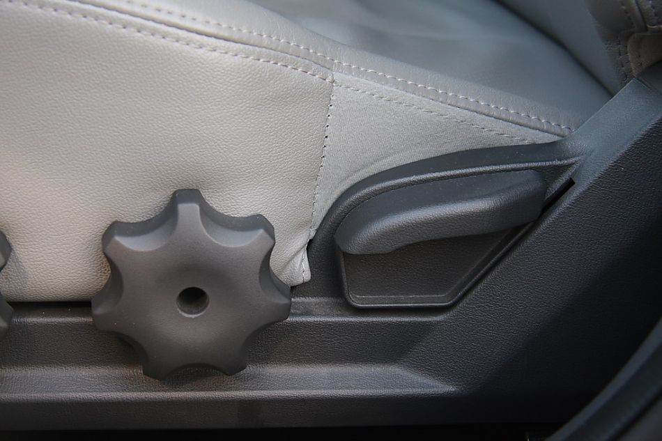 伊兰特悦动实拍图细节与其他