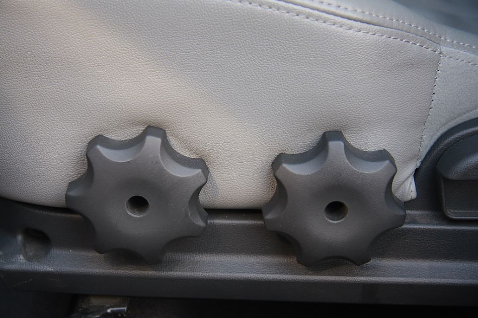 伊兰特悦动实拍图细节与其他