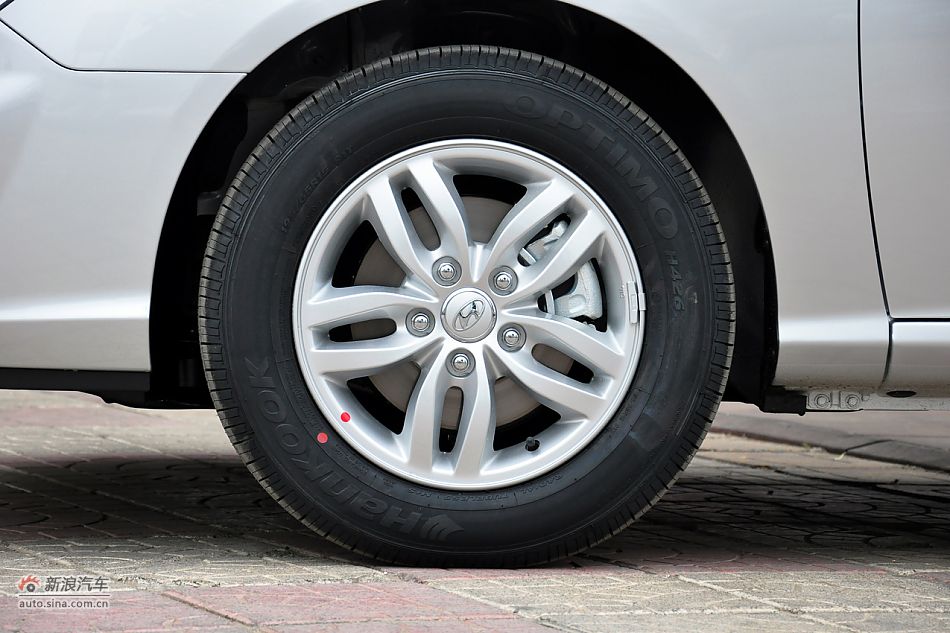 2011款悦动高清到店实拍