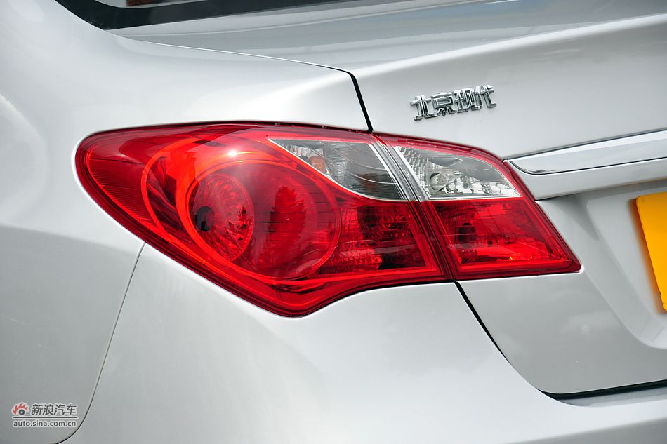 2011款悦动高清到店实拍