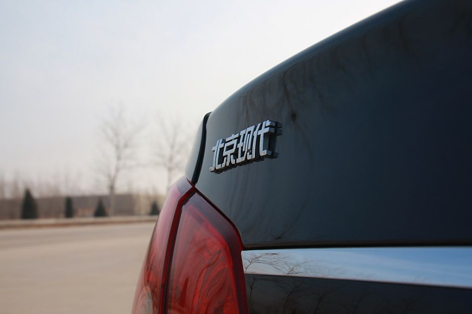 伊兰特悦动实拍图外观